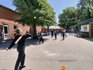 Har man ikke lyst til vandkamp, kan man spille rundbold